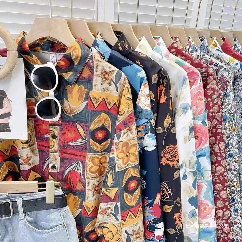 Beach Vacation Floral Shirt, Hong Kong Style Retro Floral Long Sleeve Shirt for Men and Women, Casual Beach Shirt