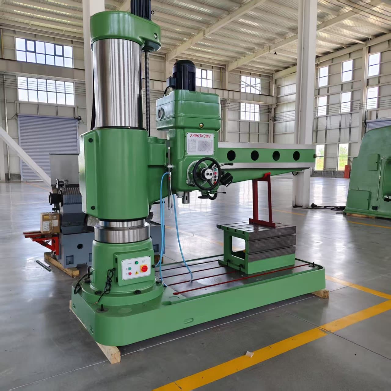 Radial Drilling Machine Z3063, Hydraulic Drilling and Tapping, Hydraulic Locking, Automatic Lifting, 3080 Drilling Machine