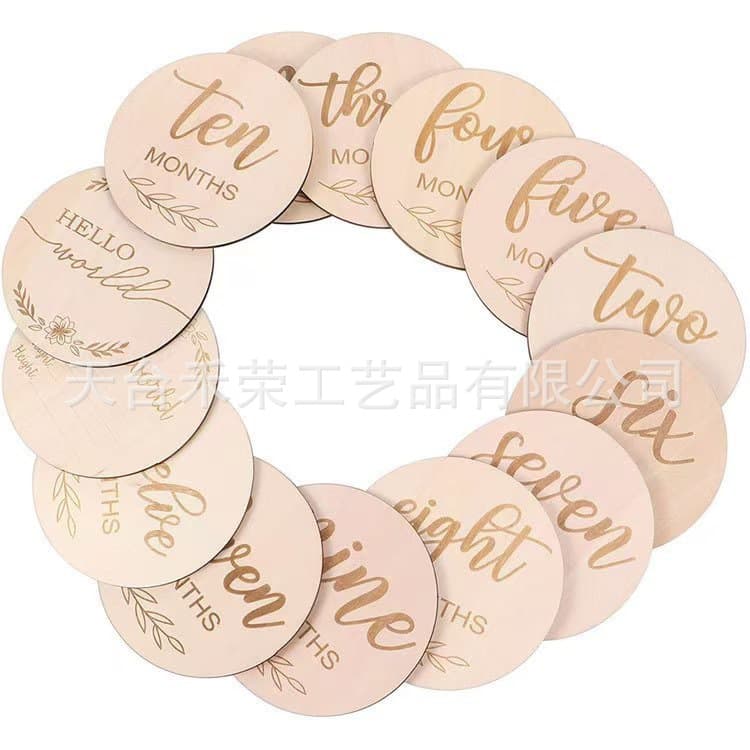 Spot cross-border baby one-year-old souvenir baby milestone chuck baby month card wooden photography props