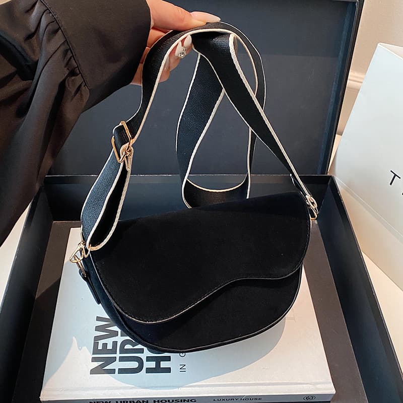 Fashionable Small Bag for Women, Niche Design Semi-Circular Saddle Bag 2025 New Style, Wide Strap Solid Color Shoulder Crossbody Bag