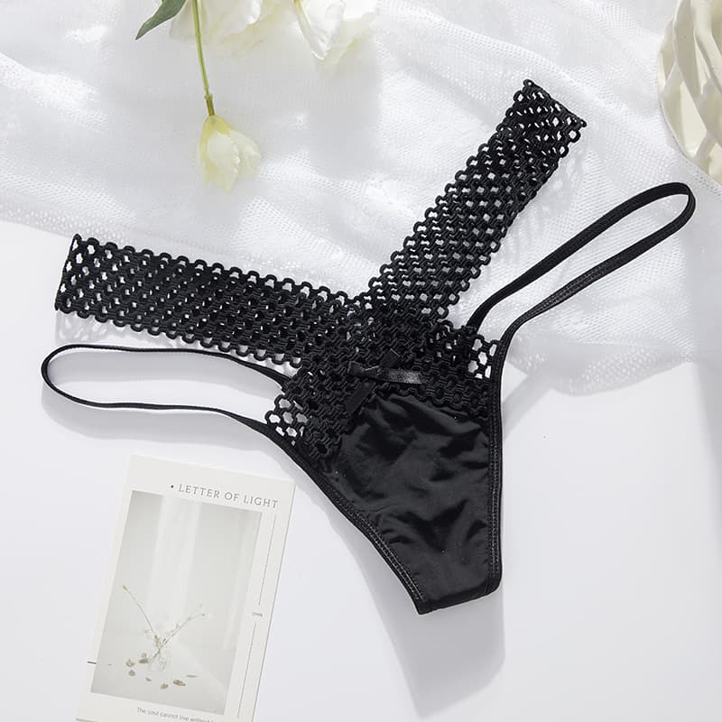 Sexy European and American lace thin-strap cross low-waist triangle panties, hot peach butt thong T-back for women.
