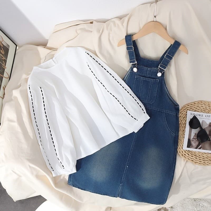 Girls denim skirt 2025 new children's skirt baby dress medium and large children's fashionable and stylish suspender skirt suit
