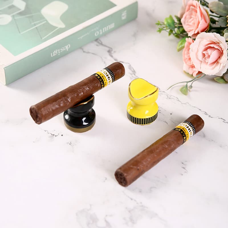 Cross-border ceramic cigar holder, portable mini creative gold-painted two-tone cigar holder, European style.
