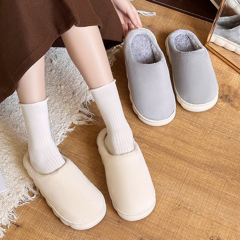 Solid Color Fleece-Lined Thick Cotton Slippers, Thick Sole for Indoor and Outdoor, Warm Couple Style, Soft and Comfortable Fuzzy Slippers