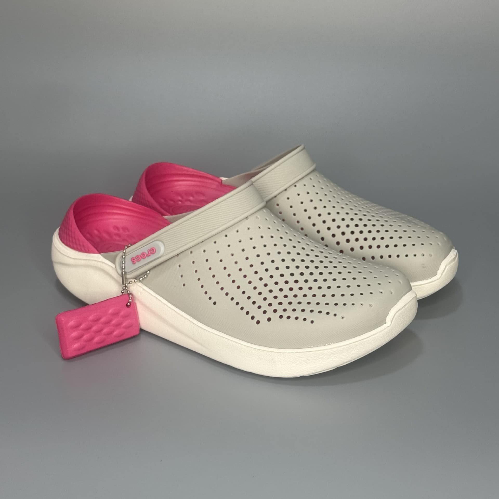 Croos Gen 1 Crocs Clog Anti-Slip Beach Sandals Women's Closed-Toe Slippers Hollowed-Out Sandals