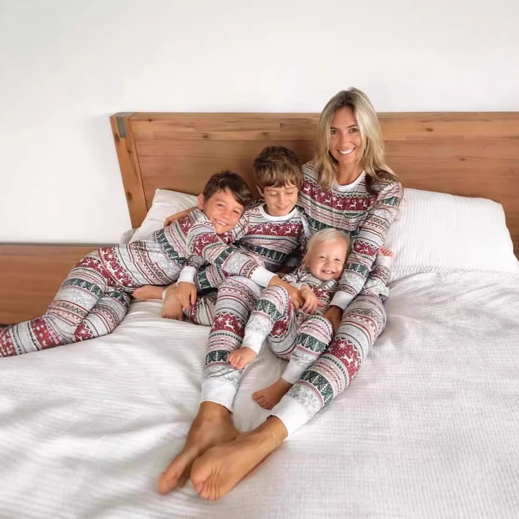2025 Amazon Autumn Winter Christmas New Arrival Family Matching Home Set Pajamas