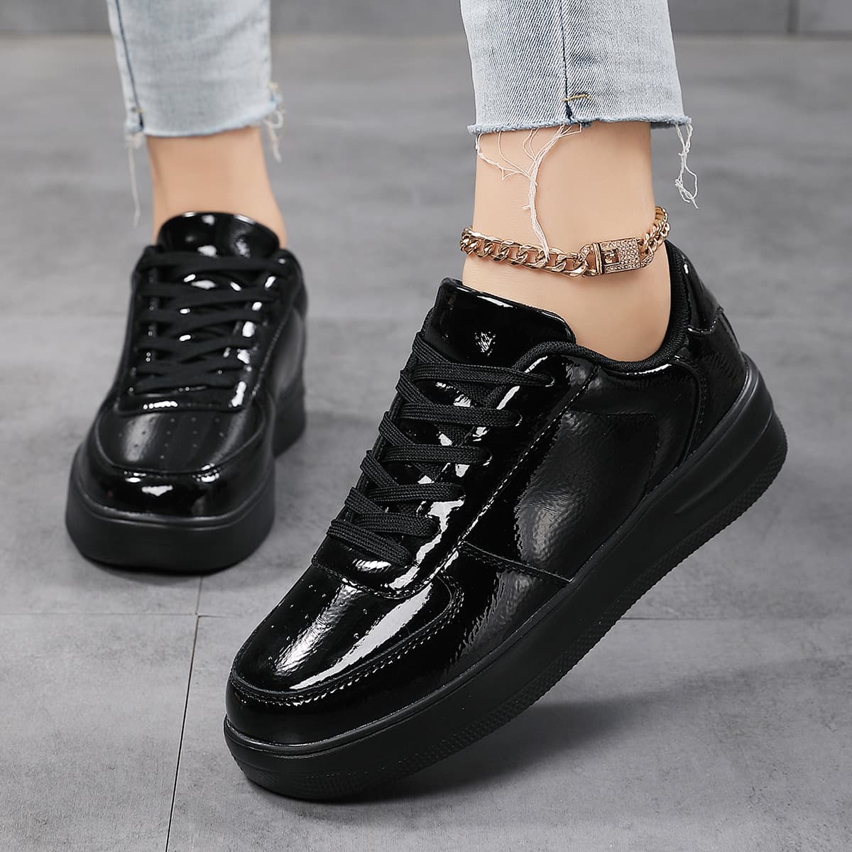 Cross-border women's shoes, student trendy shoes, white shoes, flat shoes, trendy versatile casual white shoes, men's sports shoes, large size 42