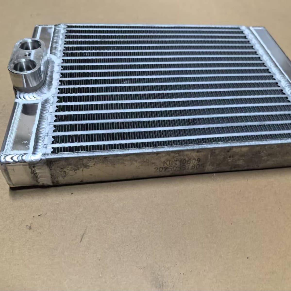17217589518 BMW E70,E71 X5 X6 OIL COOLE
