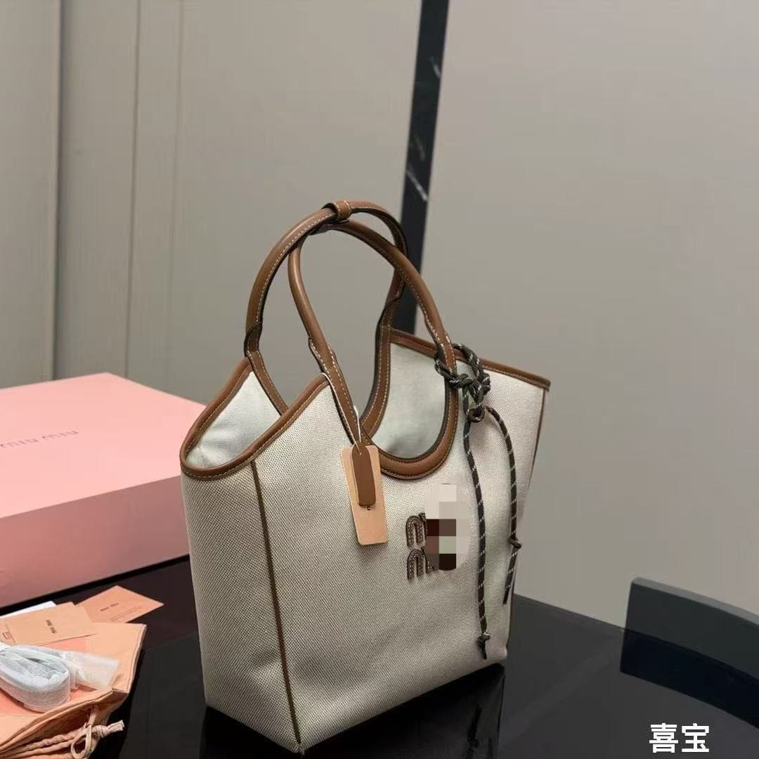Miu Miu Hobo Bag Tote Shoulder Bag Pleated Cloud Bag Luxury Designer High-Quality Women's Bag Summer