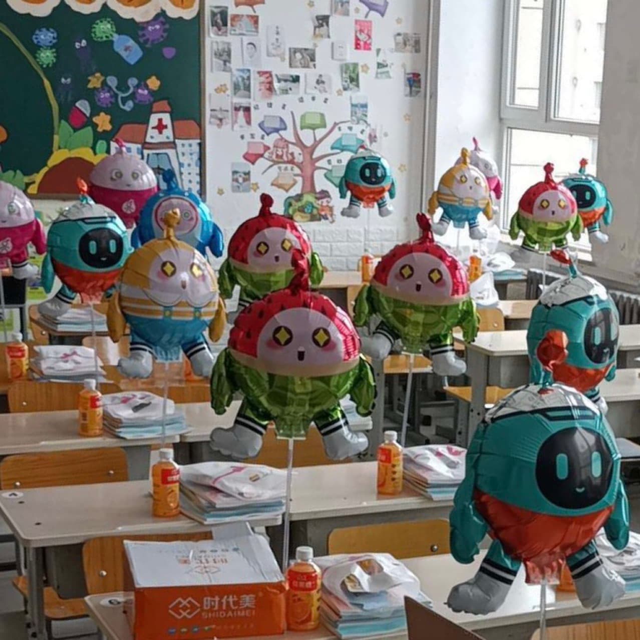 Egg boy party aluminum film balloon mechanical egg boy shark round clip balloon birthday party layout cartoon balloon