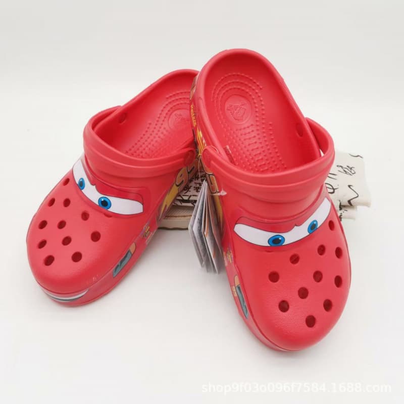 Cars 95 Lightning Mcqueen Cartoon Clogs Red Anime Style Outdoor Non-Slip Anti-Odor Wear-Resistant Beach Shoes