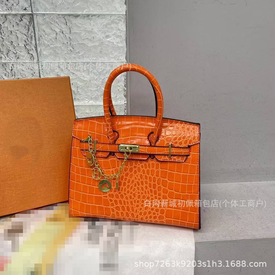 Cross-border Crocodile Leather Handbag, Large Capacity Textured Birkin Bag, Fashion Minimalist Women's Shoulder Crossbody Bag Wholesale