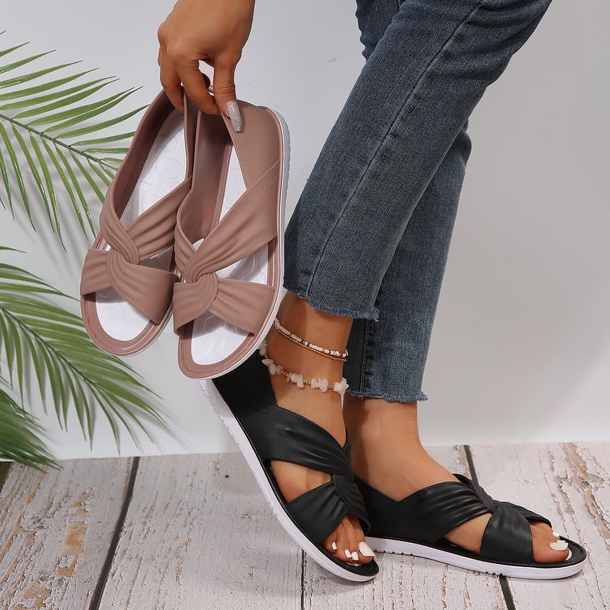 2026 Summer New Style Fish Mouth Sandals for Women, Flat Beach Shoes, Soft Sole, Non-Slip, Hollow, Versatile, Waterproof Sandals for Women