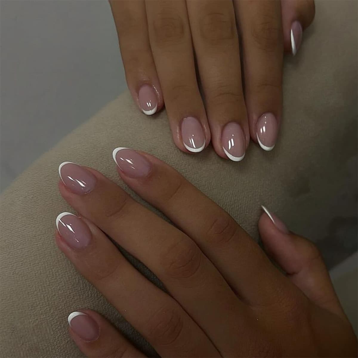Classic French white edge wearable nails short short round nail polish press on nails wearable nails wholesale