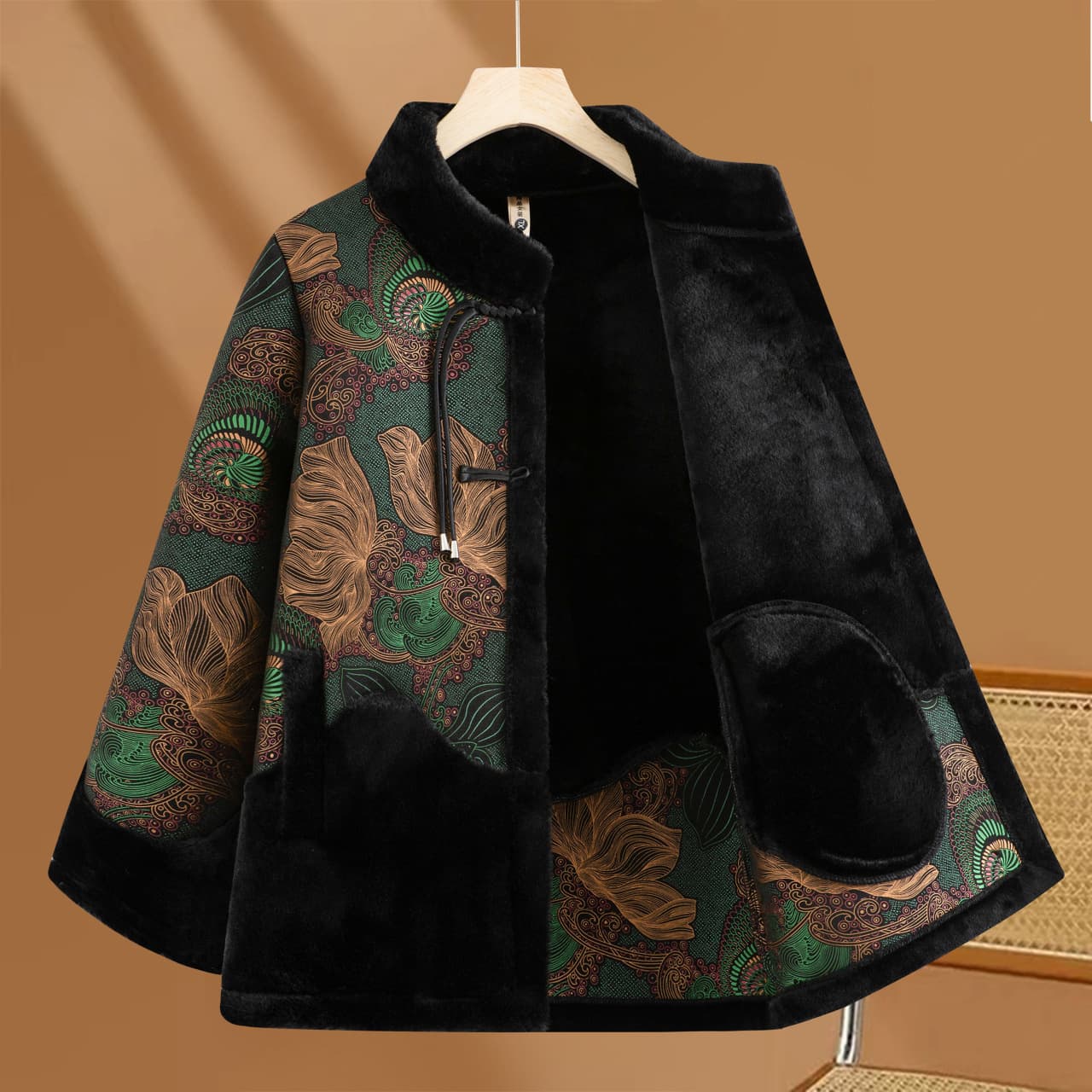 2024 New Style Autumn/Winter Coat for Middle-Aged Mothers, Thickened Faux Fur Coat with Fleece Lining, Suitable for Middle-Aged and Elderly Women.