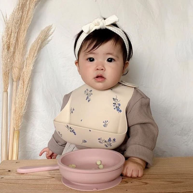 Danish Baby Bibs Silicone Bibs Ultra Soft Thin Waterproof Apron Eating Utensils For Children Meal Easy To Clean