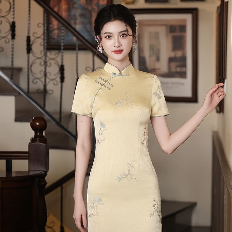 Yellow Chinese Style New Chinese Long Cheongsam Improved Young Style 2026 New Women's High-End Retro Short Sleeve Summer
