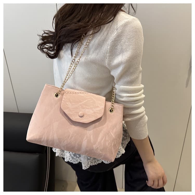 Women's Bags 2025 New Summer Chain Shoulder Underarm Bag Large Capacity Fashion Commuting Tote Bag