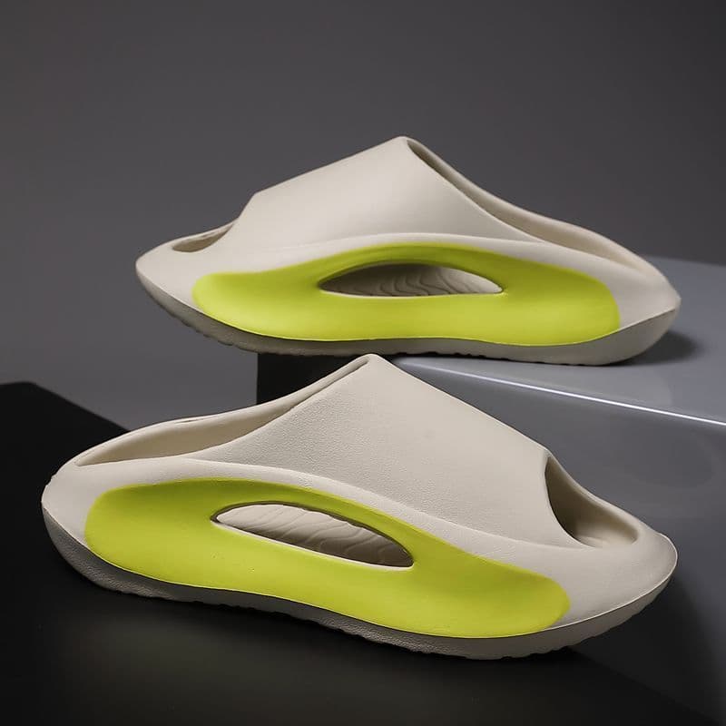 Stepping-on-feces sensation slippers, men's summer outdoor wear, fashionable versatile home anti-slip thick sole outdoor leisure flip-flops
