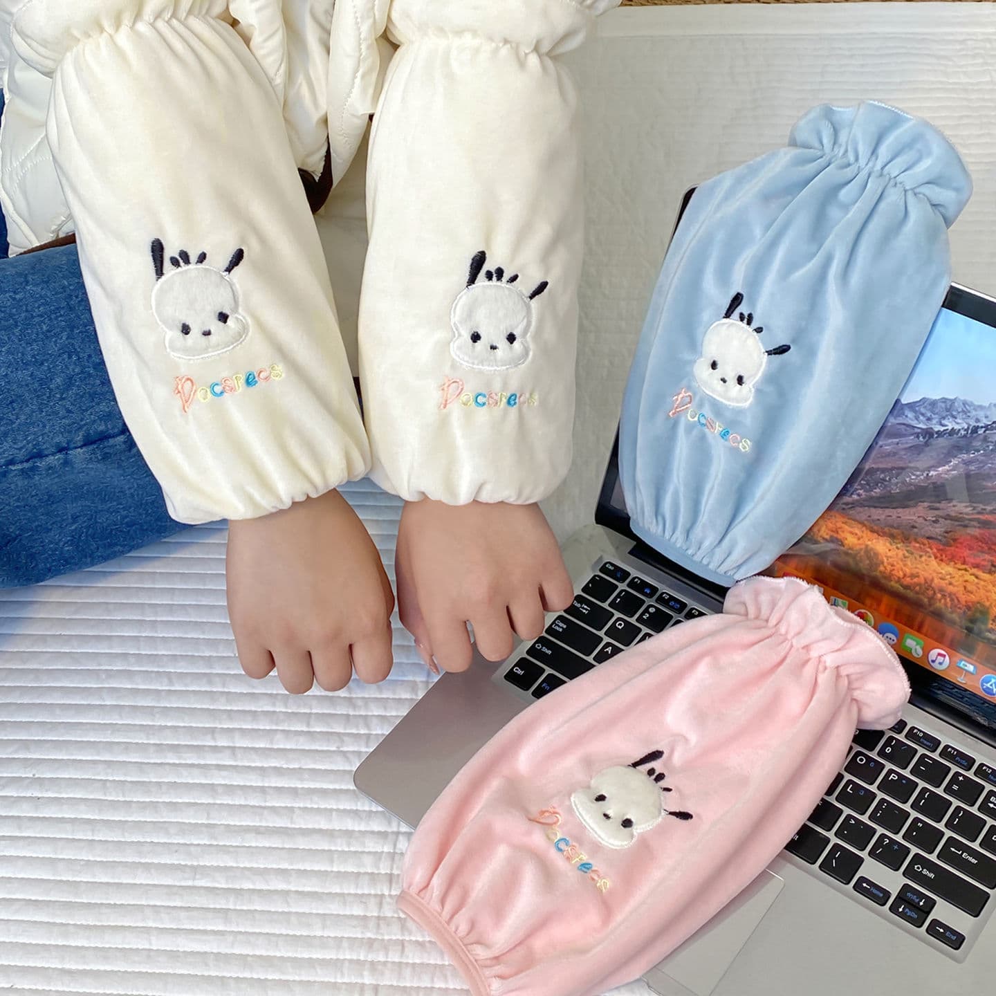 Autumn Winter Sleeves Women 2025 New Cute Dog Arm Guards Work Office Anti-Dirty Long Style Down Jacket Sleeves