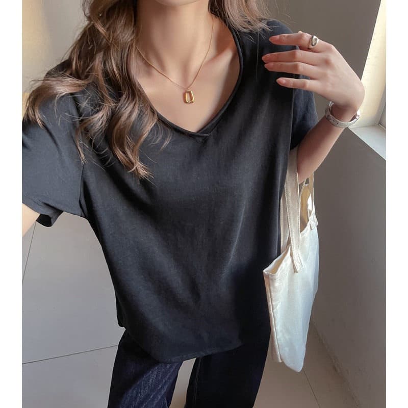 Relaxed V-Neck Short Sleeve T-Shirt Women 2026 Summer New Thin Loose Casual Slimming Top