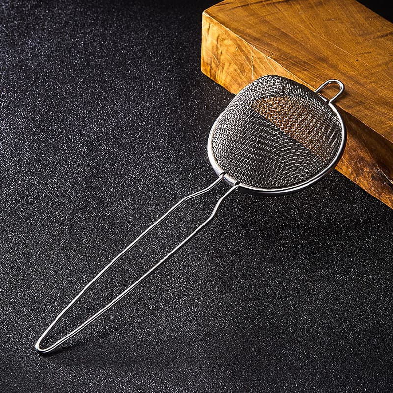 Delicate Japanese-style bartender triangular double-layer cocktail and milk tea filtering spoon, ice strainer