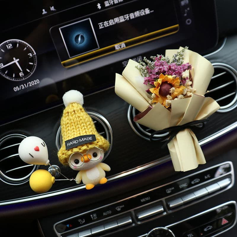 Creative Car Perfume for Women - Air Vent Aromatherapy Decor with Penguin Ornament