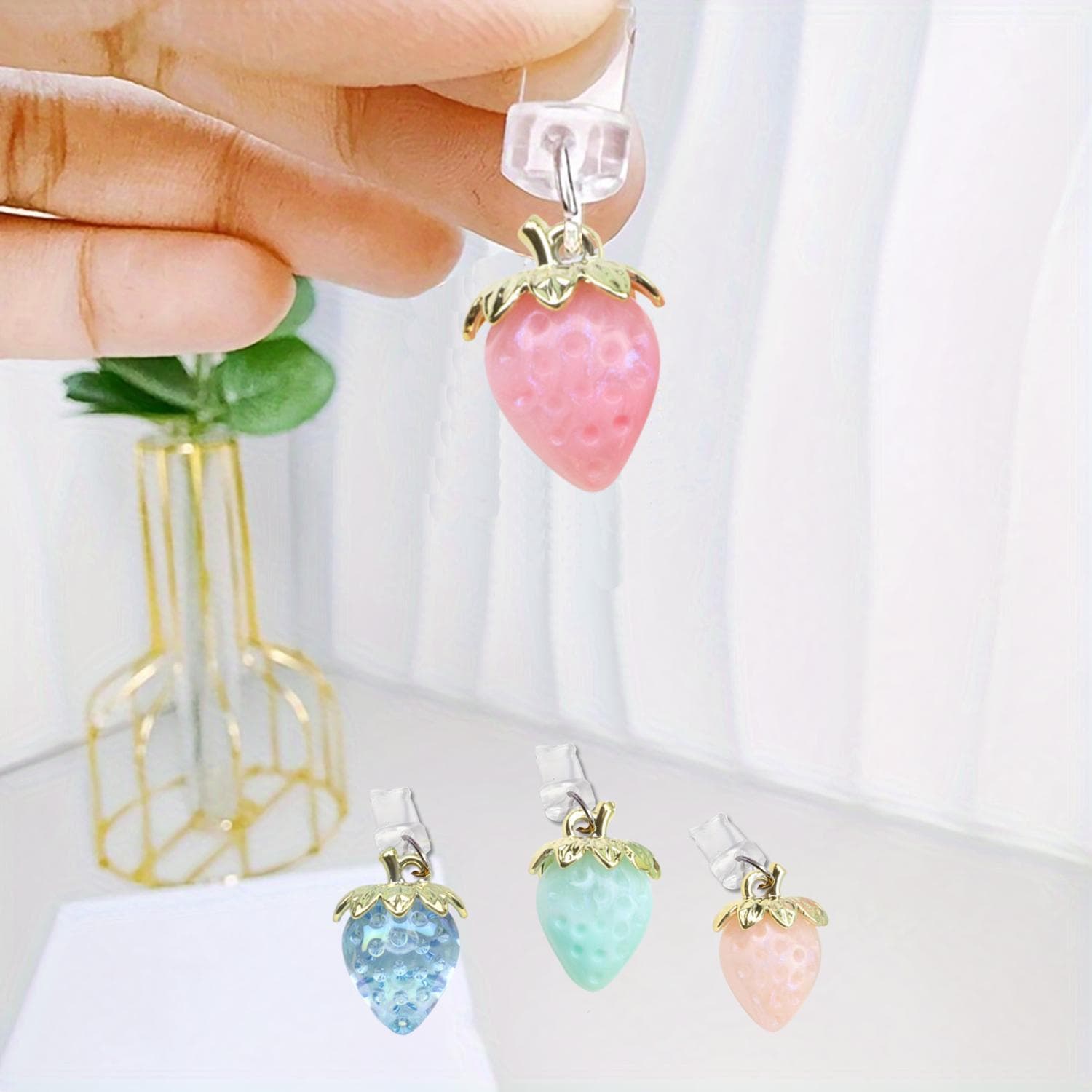 Amazon Acrylic 3D Simulation Large Strawberry 23x32mm Phone Lanyard Dust Plug Dunhuang Style