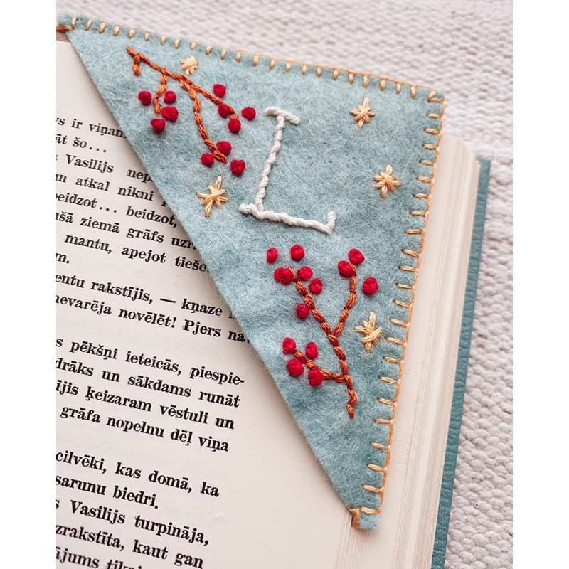 Cross-Border New Personalized Hand-Embroidered 26 English Alphabet Corner Bookmark Felt Creative Factory Direct