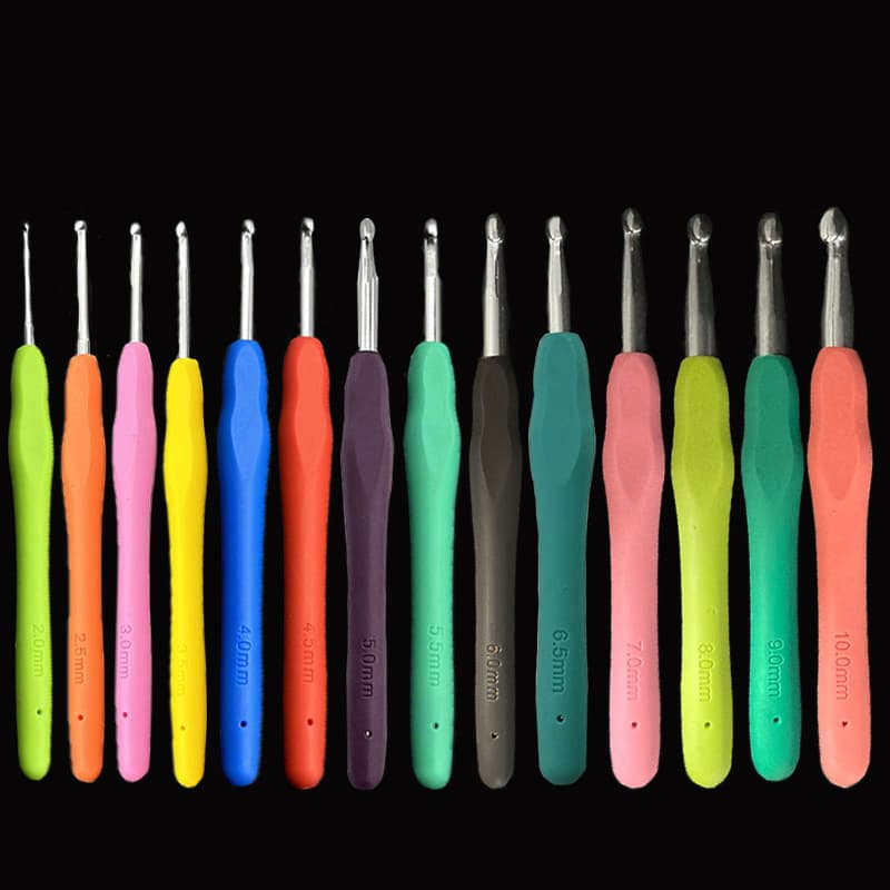 Handwoven Rainbow Soft Handle Crochet Hook TPR Soft Handle Crochet Hook Solid Soft Handle Aluminum Crochet Hook Set Yarn Needle