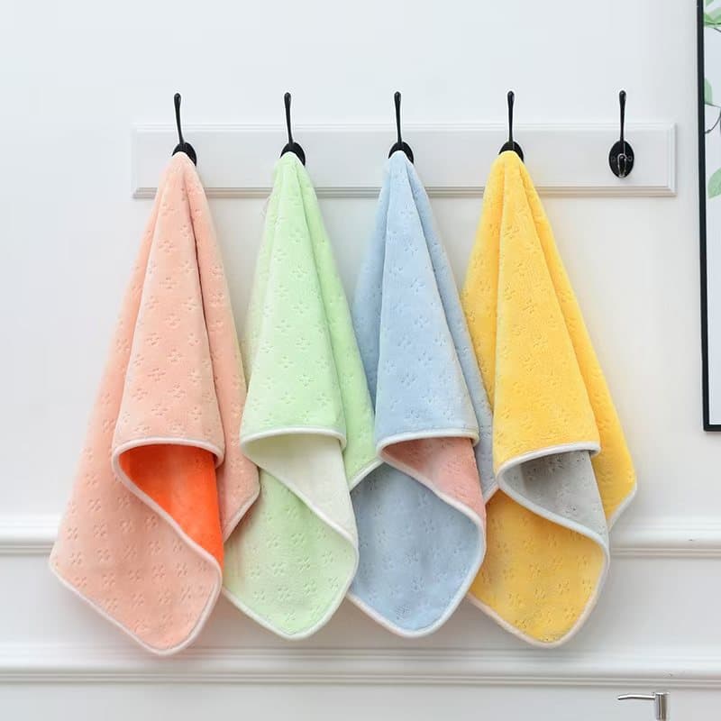 Manufacturer Wholesale Double-Sided Two-Tone Coral Fleece Towel, Extra Thick and Large, Soft and Breathable, Absorbent Household Bath Towel