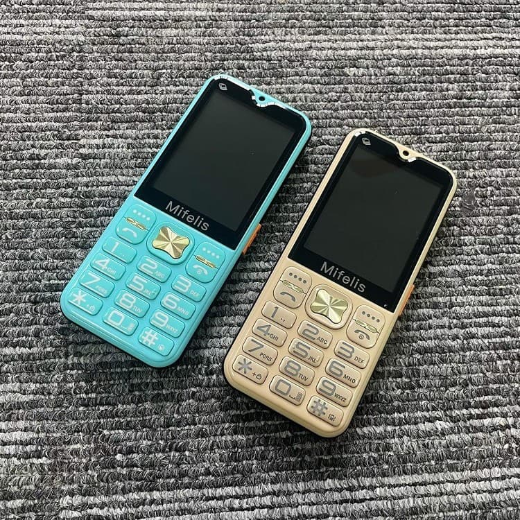 Russia Ozon Best-Selling Senior Phone 2.8-Inch Large Screen Triple SIM Multi-SIM Bar Phone for Elderly, Foreign Language South America