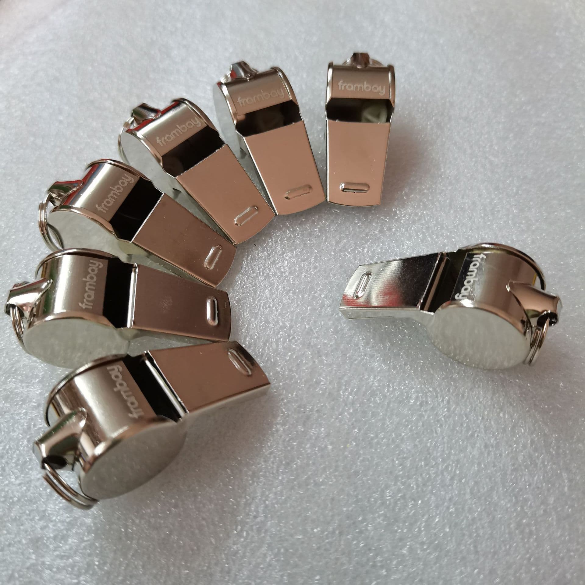 Brass and stainless steel hardware crafts, logo laser engraving, pattern marking, embossing, medal handcrafting.