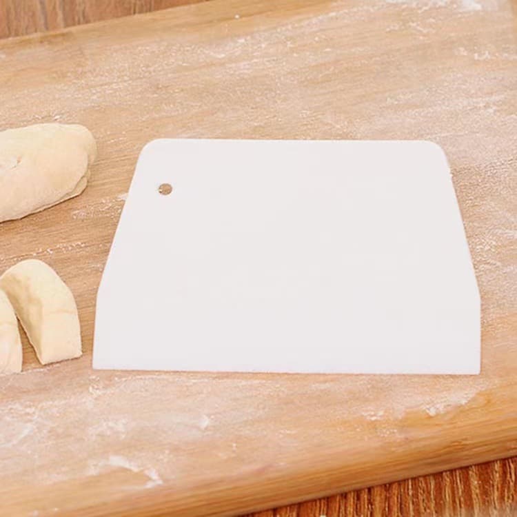 Steamed Bun Plastic Knife, Trapezoid Cream Cake Scraper, Butter/Dough Scraper and Cutting Board