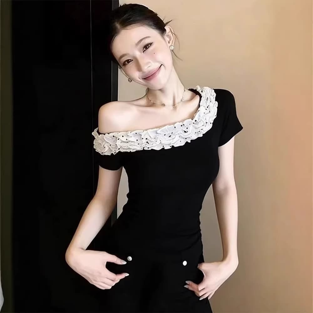 Design niche black waist hot girl versatile T-shirt women's summer new slanted shoulder slim slim cotton top