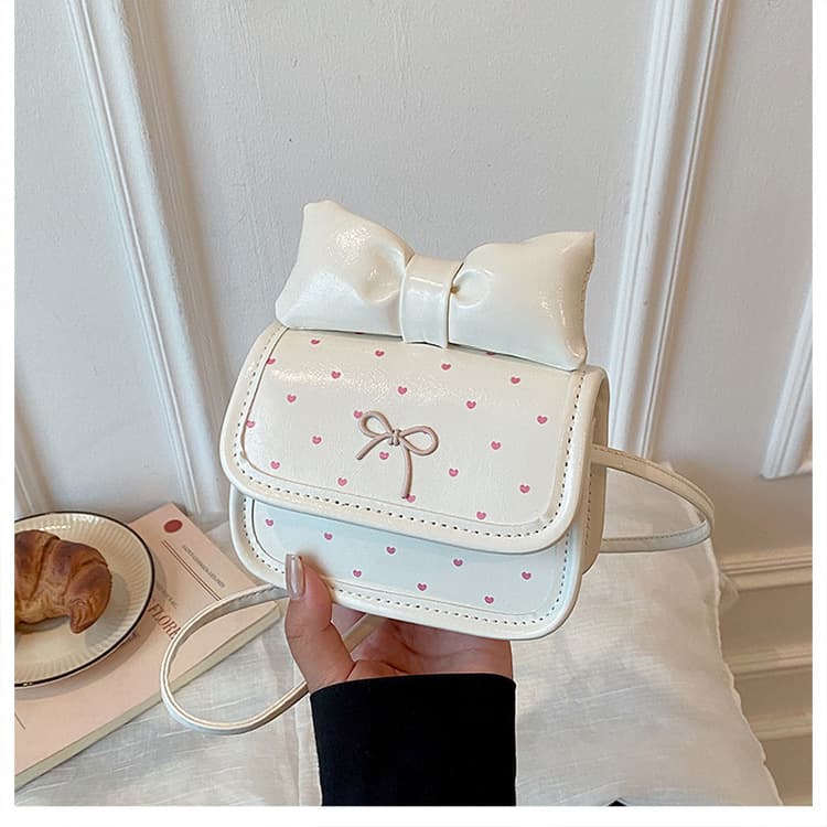 2026 Fashion New Crochet Flower Clasp Bag Women Mini Pearl Chain Shoulder Crossbody Bag Forest Style High Appearance