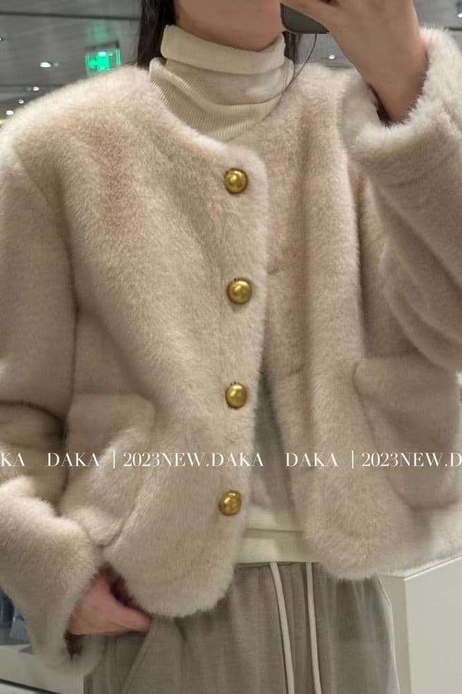 Fur coat 2025 round neck winter new style mink fur coat, fashionable youthful fragrance short versatile style.