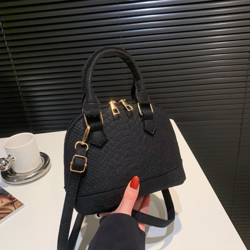 Fashionable Retro Shell Shoulder Bag for Women Spring Hot Sale Casual Crossbody Bag Single Strap Zipper Closure