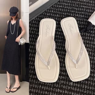French Vacation Style Pearl Toe Ring Sandals for Women Summer Fashion Outdoor Soft Sole Lightweight Beach Rhinestone Flip Flops
