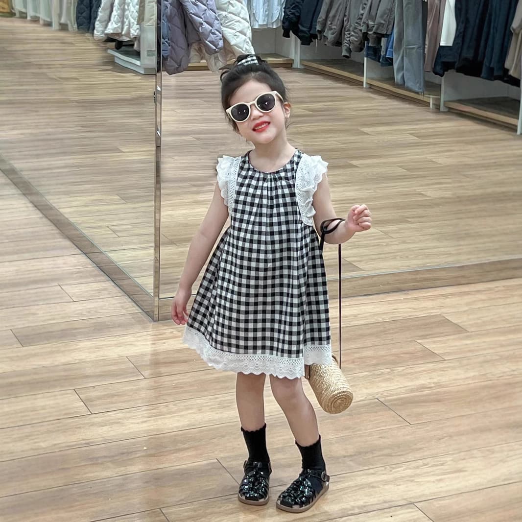 Girls Baby Doll Dress 2025 Summer Sweet Plaid Double-Layer Lace Trim Flutter Sleeve Cotton Dress