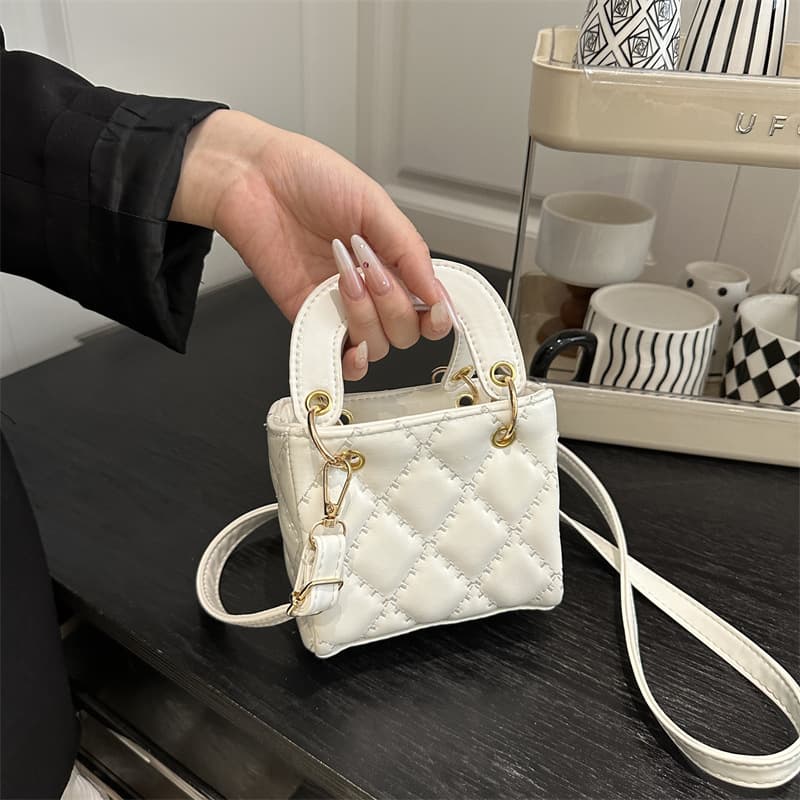 High-end western-style small bag for women 2025 new one-shoulder crossbody bag fashionable embroidery versatile handheld Princess Diana bag