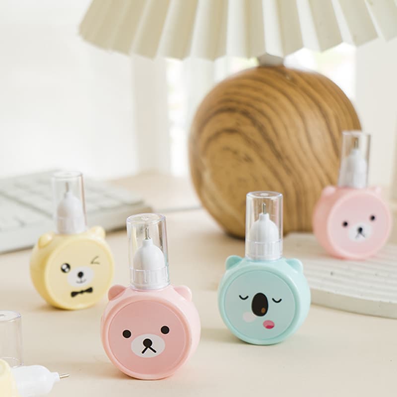 Cute and creative cartoon correction fluid, large capacity, traceless white quick-drying multi-functional correction fluid.