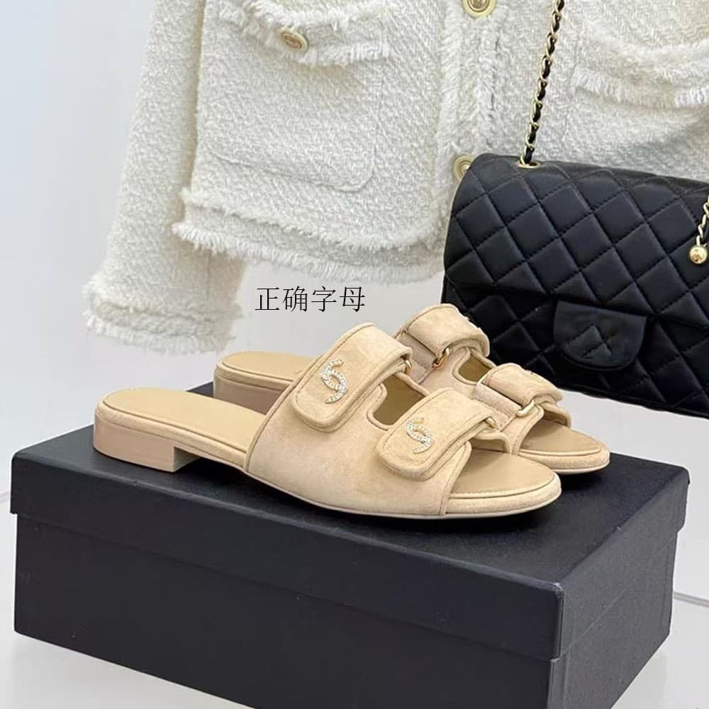 Chanel-style Velcro Slippers for Women 2026 Summer New One-strap Sandals with Rhinestone Buckle Beach Shoes