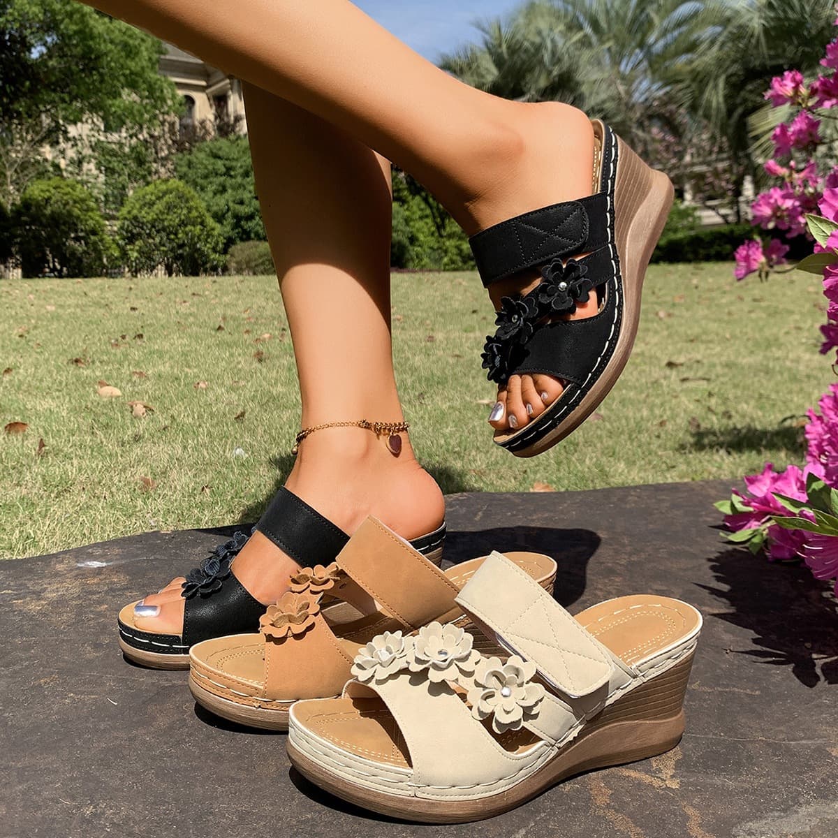 Cross-border Large Size Women's Shoes 2025 New Fashion Flower Wedge Sandals Slip-on Retro Foreign Trade One-strap Sandals