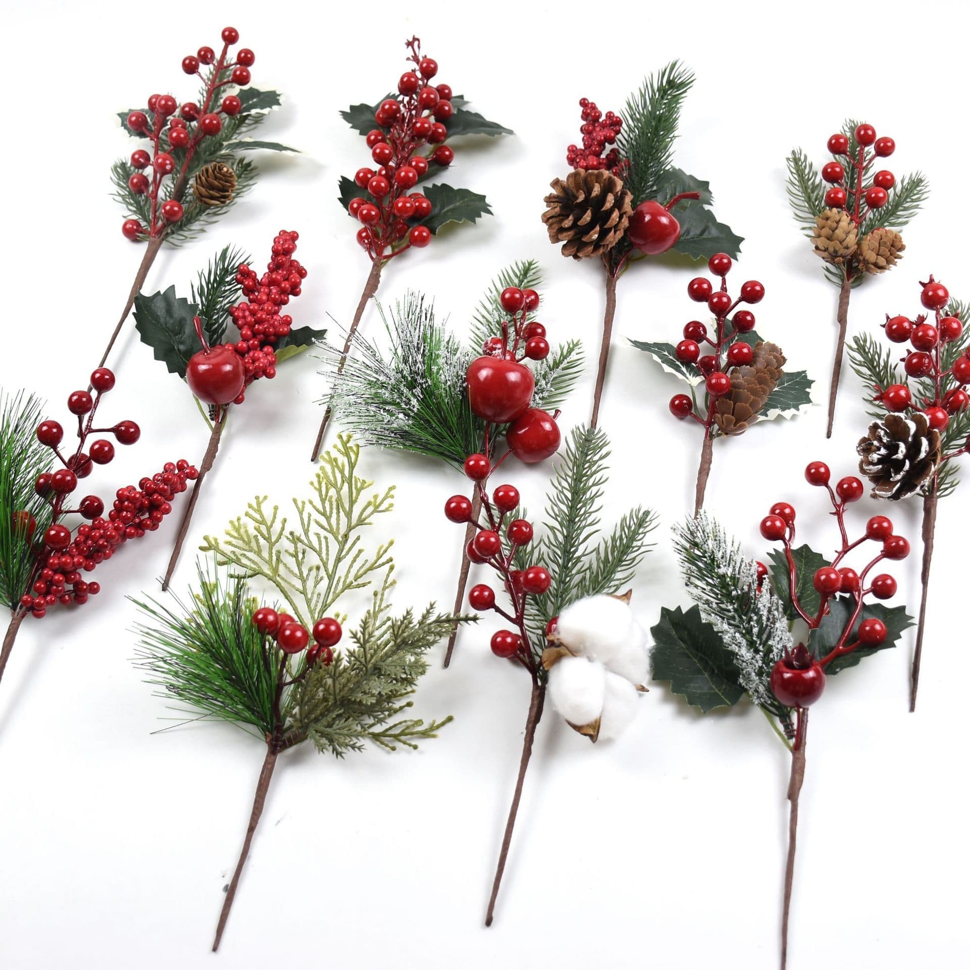 Christmas berry cuttings, red pine cones, decorative accessories, factory direct sales, snow-sprinkled green pine cuttings, Christmas pine branches
