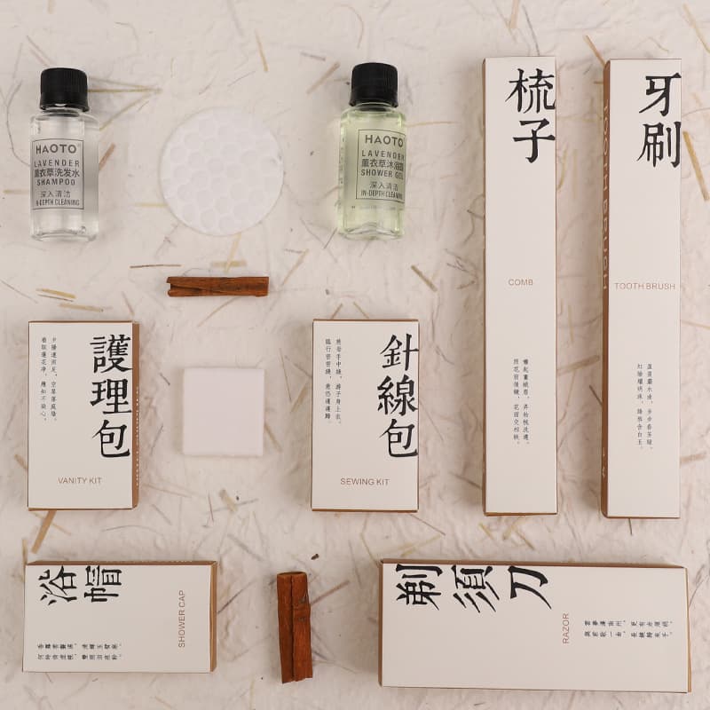 Wholesale of high-end disposable toiletries and combs for themed hotels and B&Bs