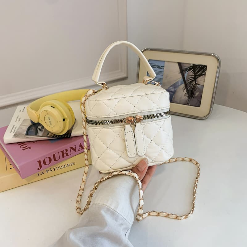 2026 New Trendy Embroidery Thread Box Fashion Large Capacity Diamond Quilted Chain Handbag Shoulder Crossbody Bag for Women