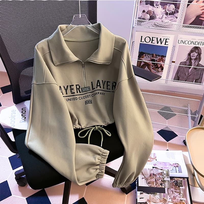 Short crop top for women, spring/fall chic cool style, pairs with cargo pants, inner layering, waist-cinching sweatshirt, long-sleeve T-shirt