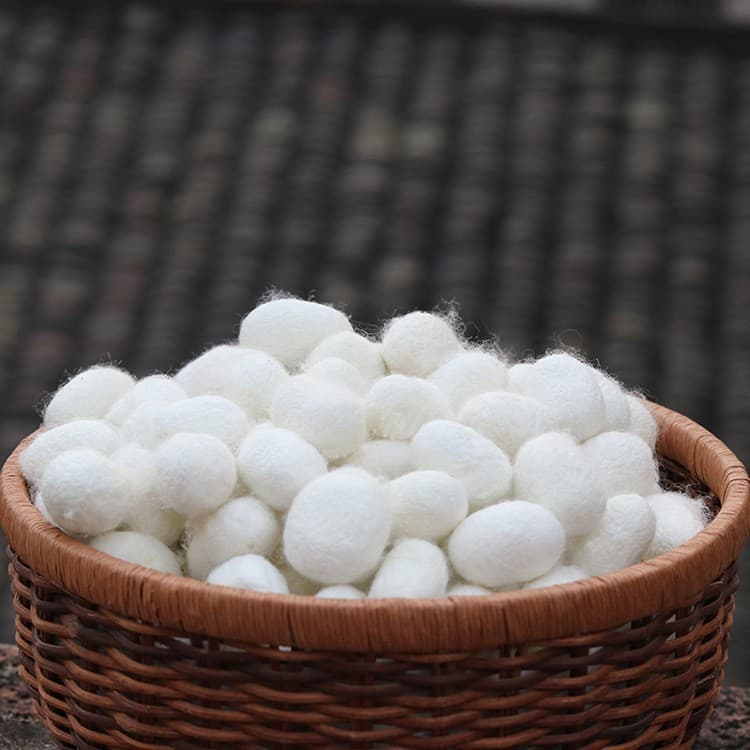 Natural Dried Whole Silkworm Cocoons for Silk Reeling, White Raw Cocoons, Clean High-Quality Semi-Finished Silk Reeling Ball Cocoons