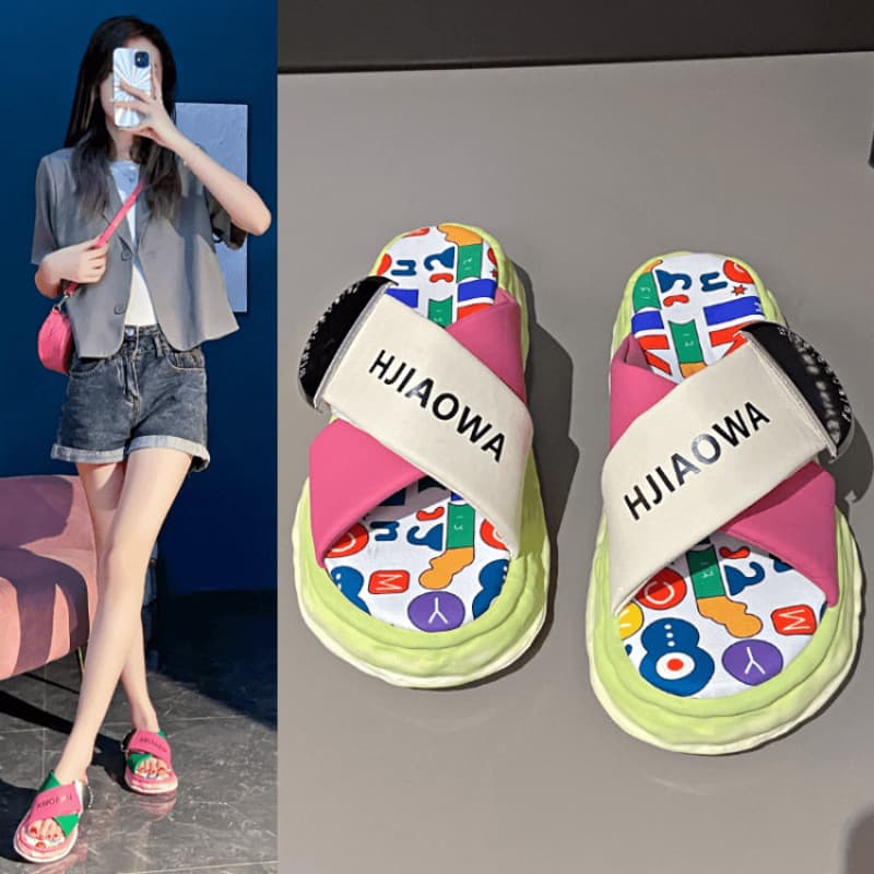 2026 New Style Women's Pink Label Colorful Graffiti Height-Increasing Slip-On Versatile Summer Casual Slide Sandals Wholesale